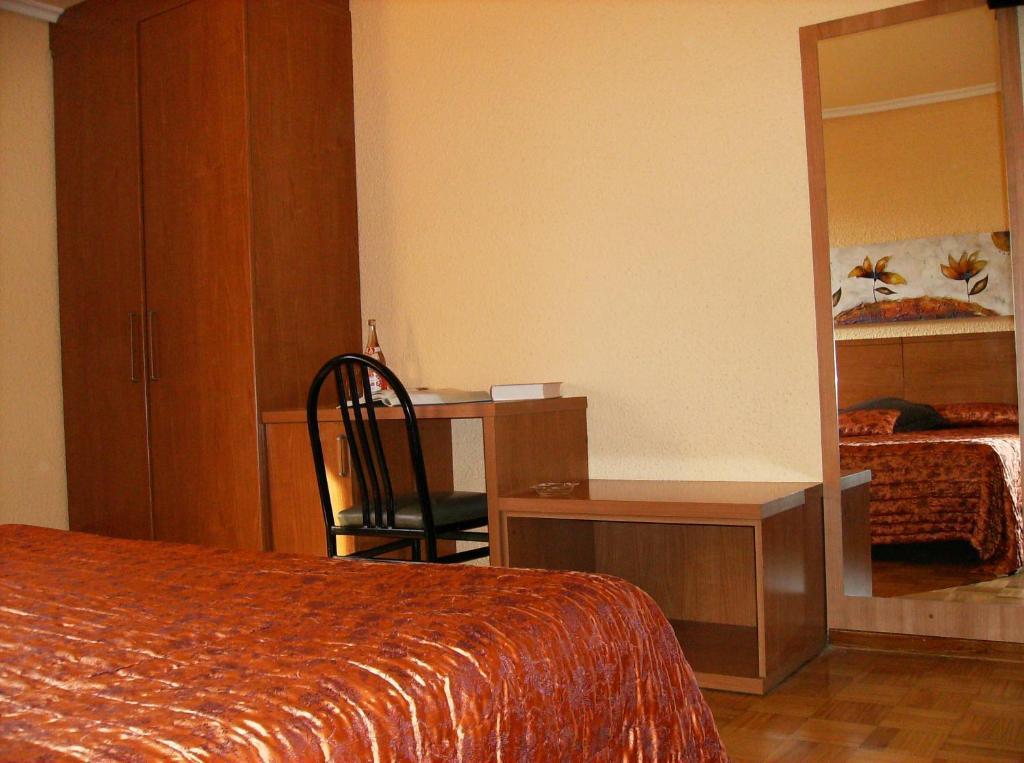 Hotel Yamaguchi Sangüesa Værelse billede
