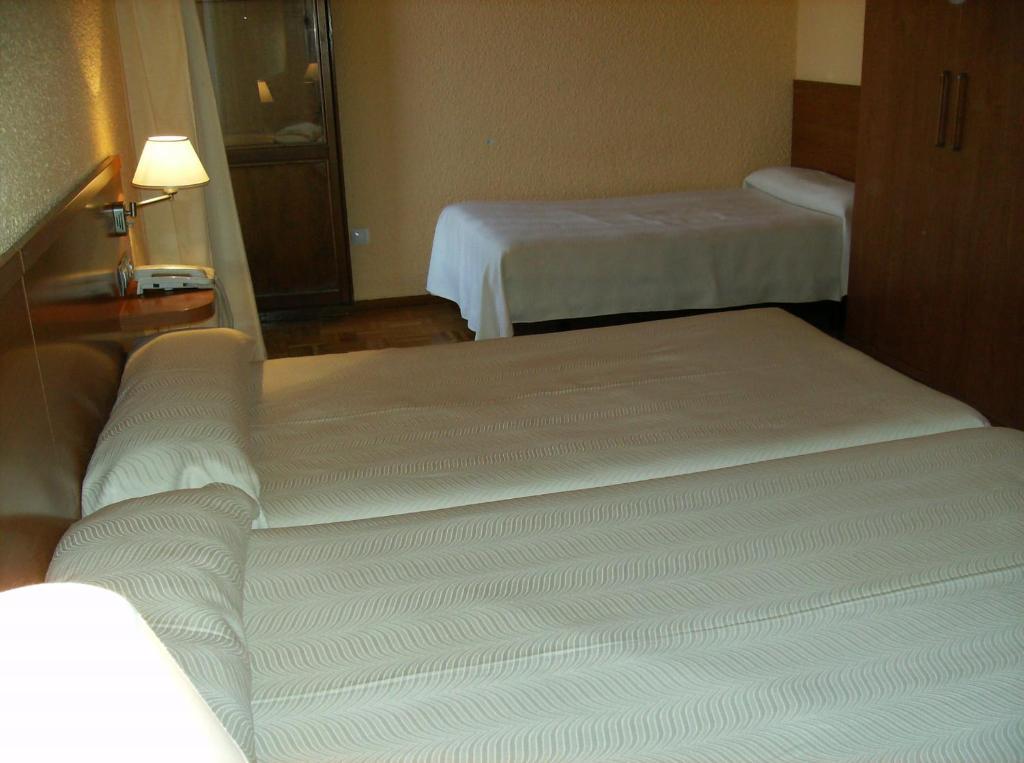 Hotel Yamaguchi Sangüesa Værelse billede