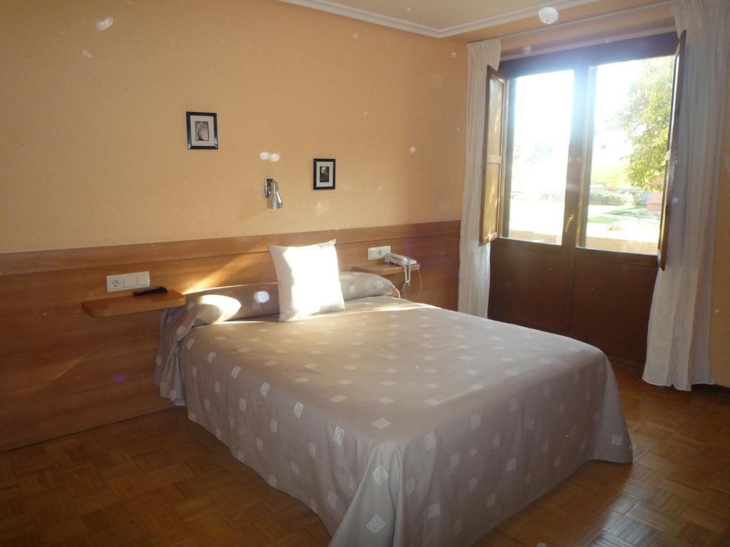 Hotel Yamaguchi Sangüesa Værelse billede