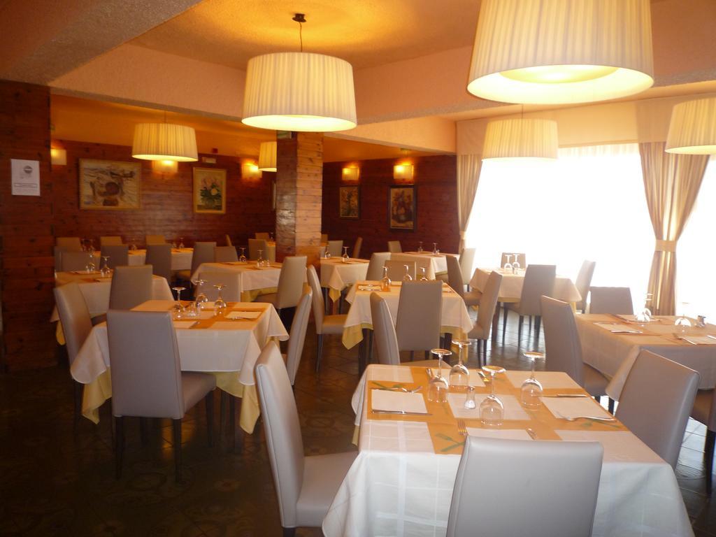 Hotel Yamaguchi Sangüesa Eksteriør billede
